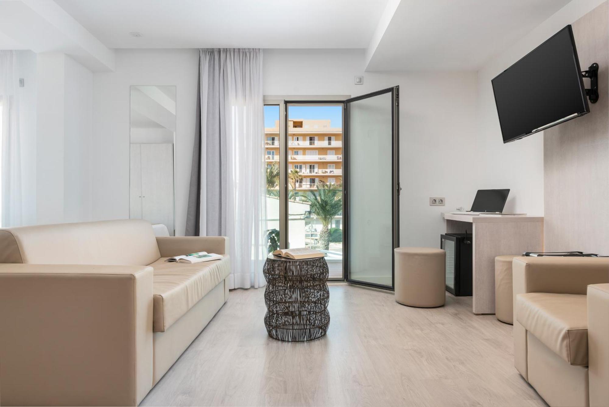 Llaut Boutique Hotel (Adults Only) Can Picafort  Δωμάτιο φωτογραφία